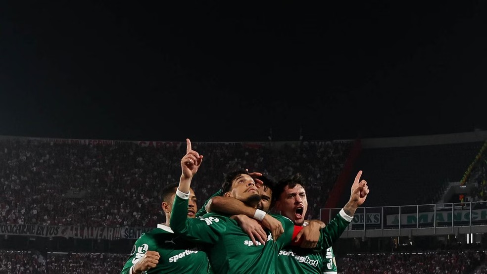 Jogadores do Palmeiras comemoram o gol de Gustavo Gmez  Foto: Cesar Greco
