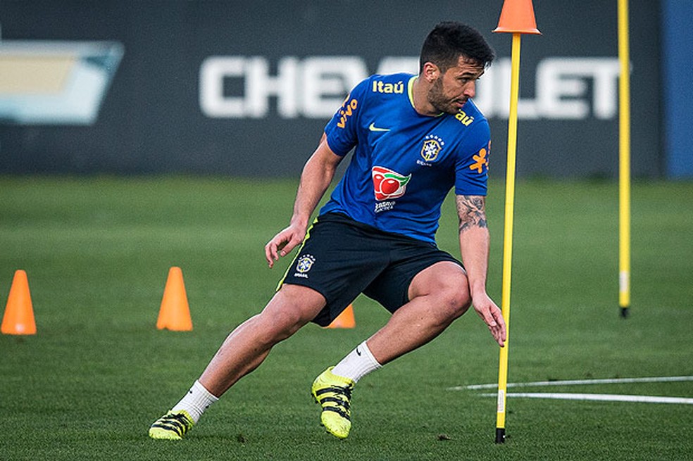 Luan Garcia em treinamento da Seleção.