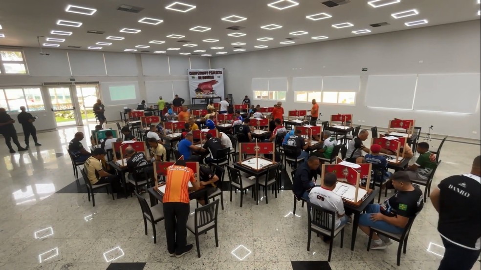 Campeonato de dominó reuniu 100 jogadores na Grande SP — Foto: Guilherme Borges/ge