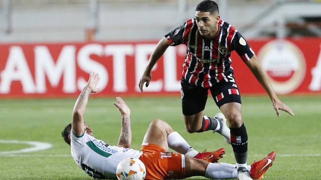 Cobresal x São Paulo - Michel Araujo