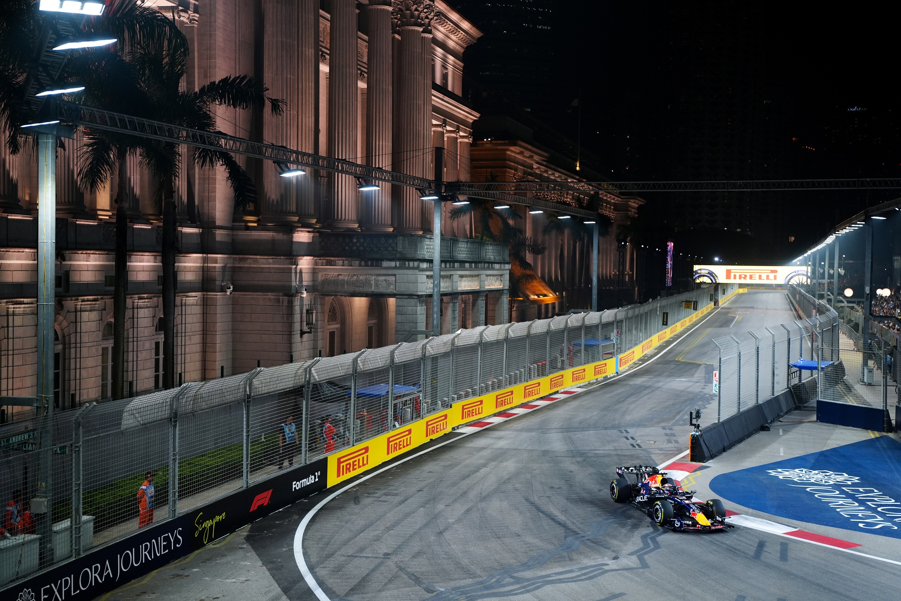Análise: Verstappen voa em dia de confusão e falhas técnicas inadmissíveis em Singapura