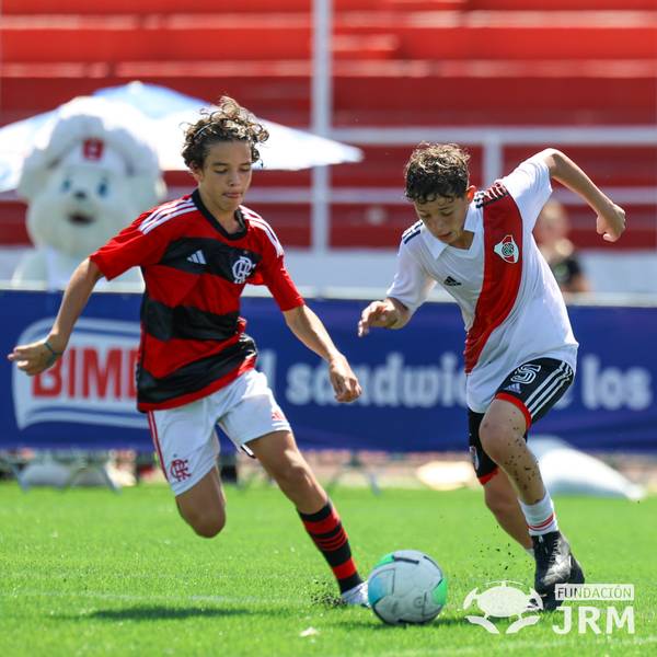 Sub-12 do Flamengo perde final de torneio no México; Diego Ribas diz: Saber lidar com essa frustração