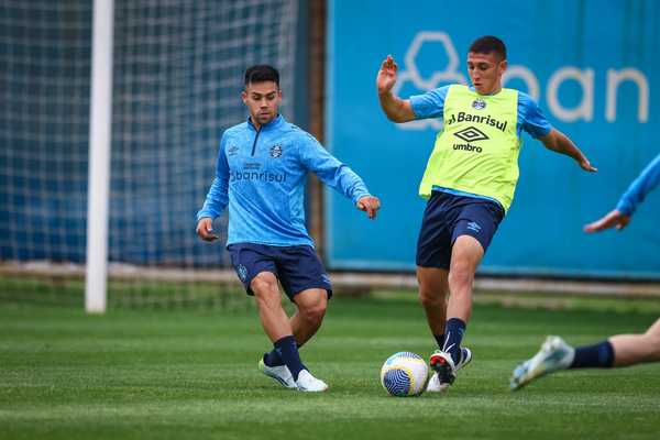 Grêmio reorganiza setor para atuar no mercado de reforços milionários.