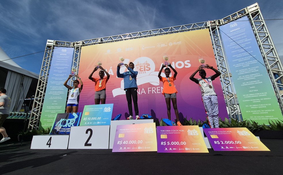 P&oacute;dio feminino da Corrida de Reis 2025 &mdash; Foto: Am&aacute;bile Monteiro
