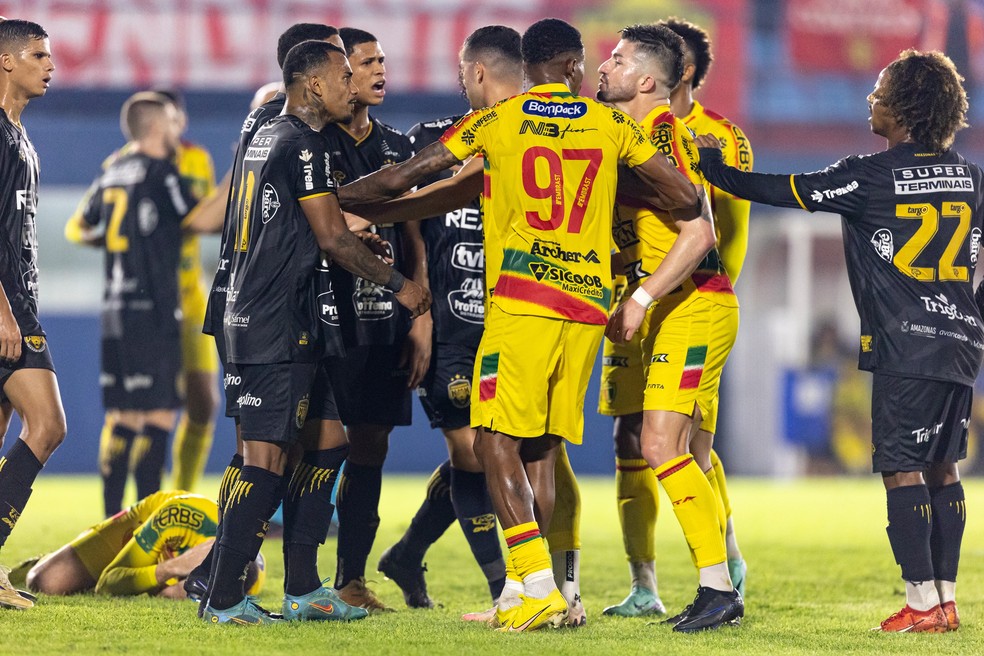 Amazonas perdeu por 1 a 0 para o Brusque &mdash; Foto: Beno K&uuml;ster Nunes/AGIF