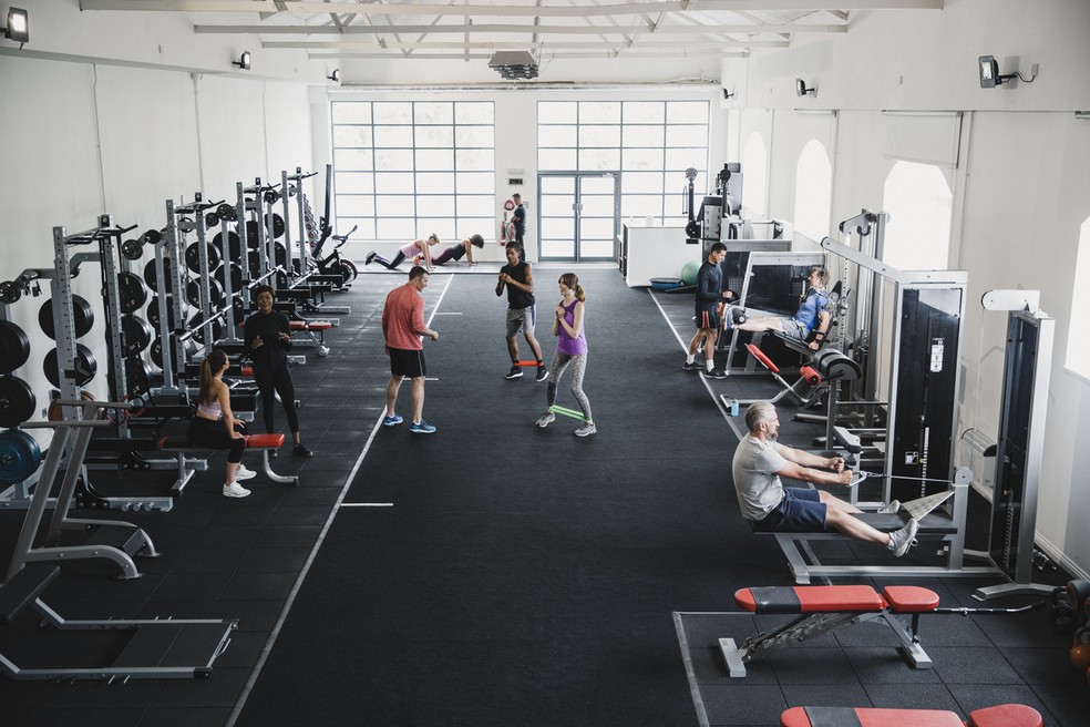 Musculação tem uma série de benefícios para a saúde — Foto: iStock