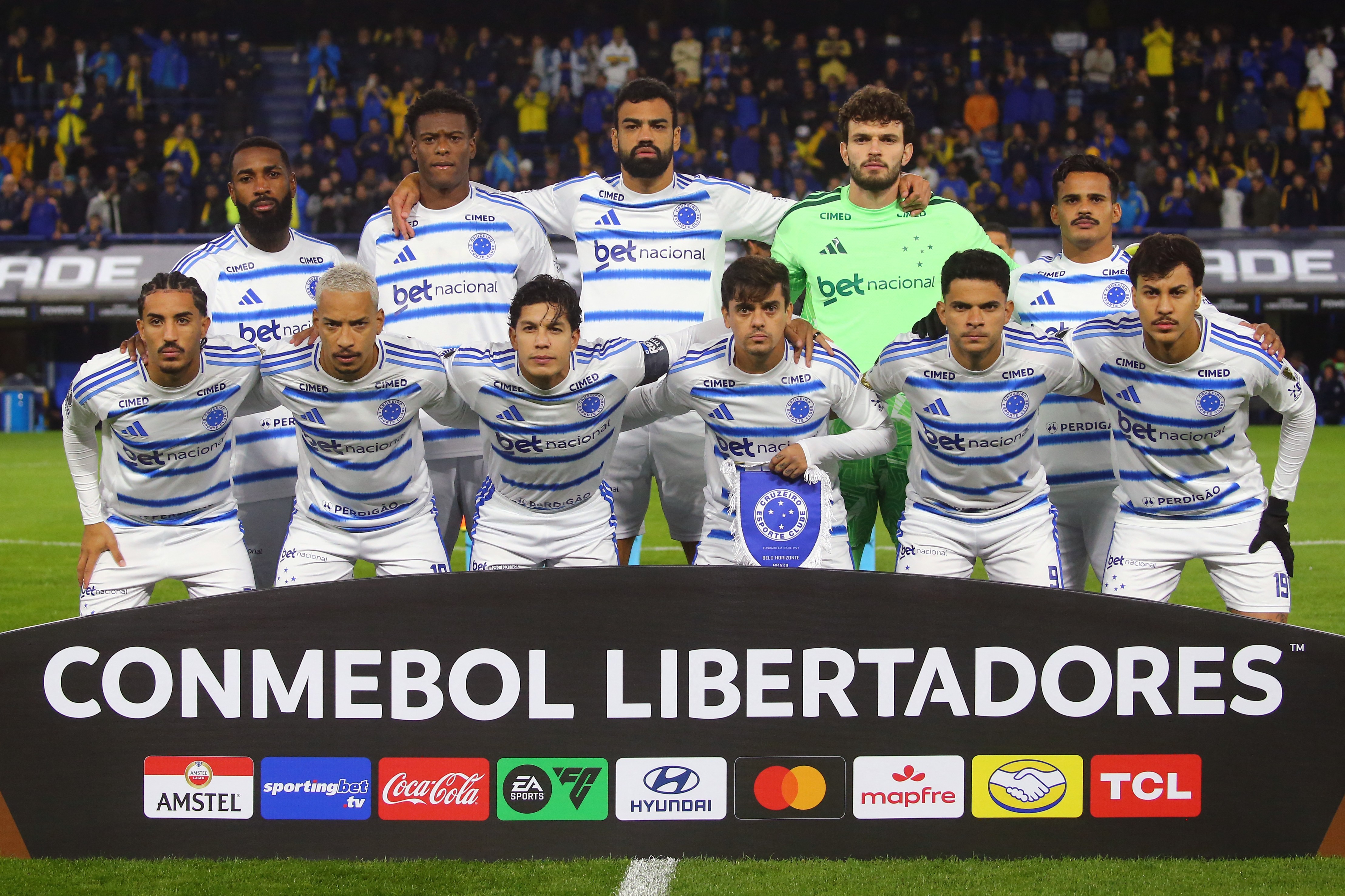 Desempenho avassalador coloca Cruzeiro em destaque na Libertadores e aguarda duelos históricos nas oitavas