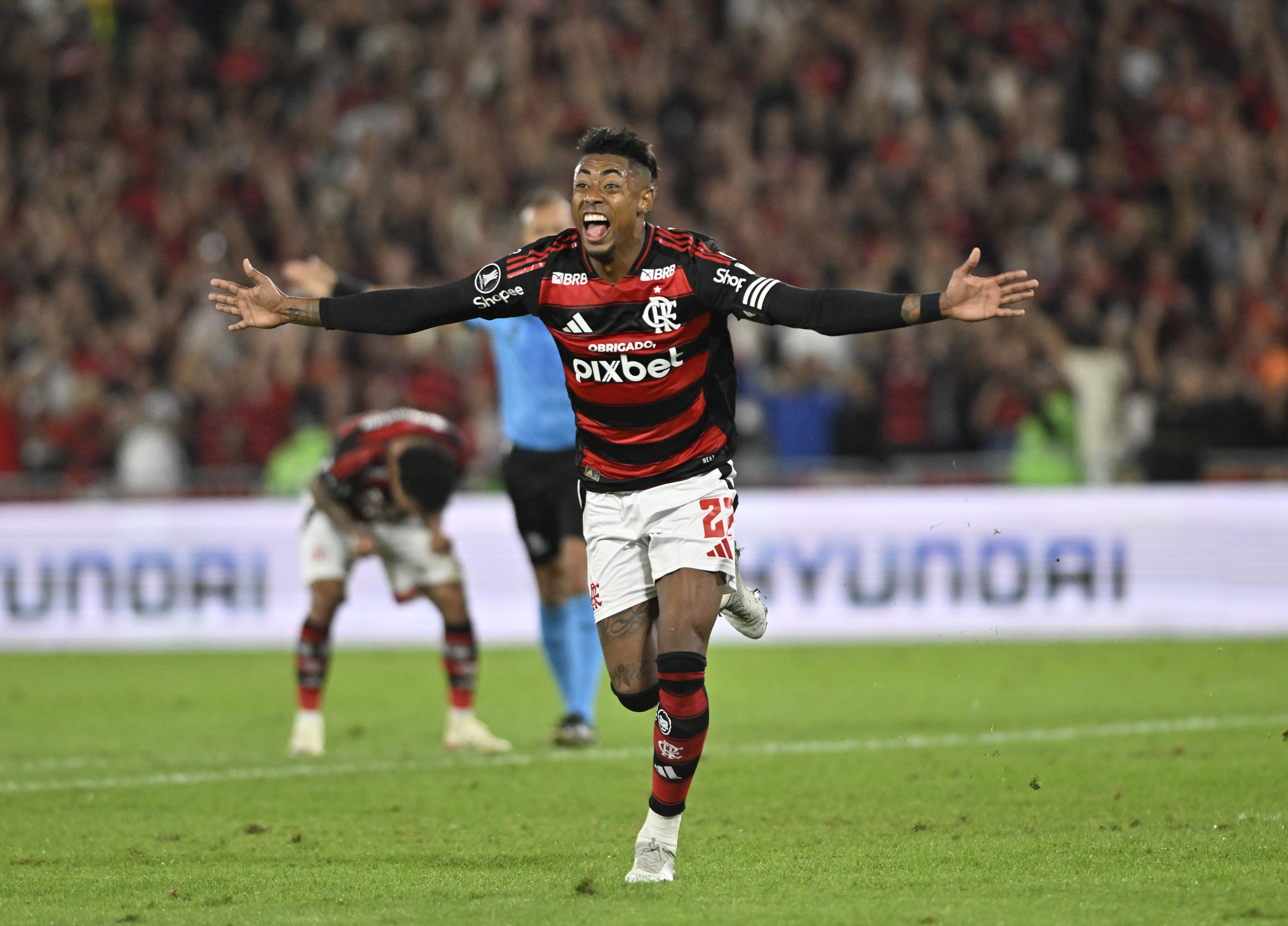 Bruno Henrique 🤝 Libertadores: atacante chega a 12 gols pelo Flamengo no mata-mata do torneio