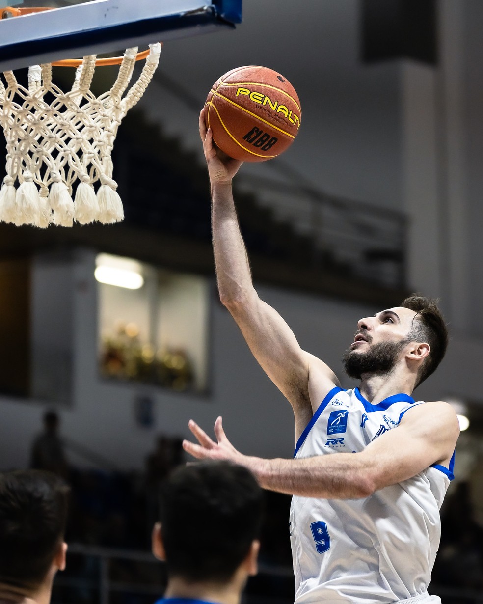 Fuzaro, do Minas, em ação no NBB — Foto: Divulgação/NBB