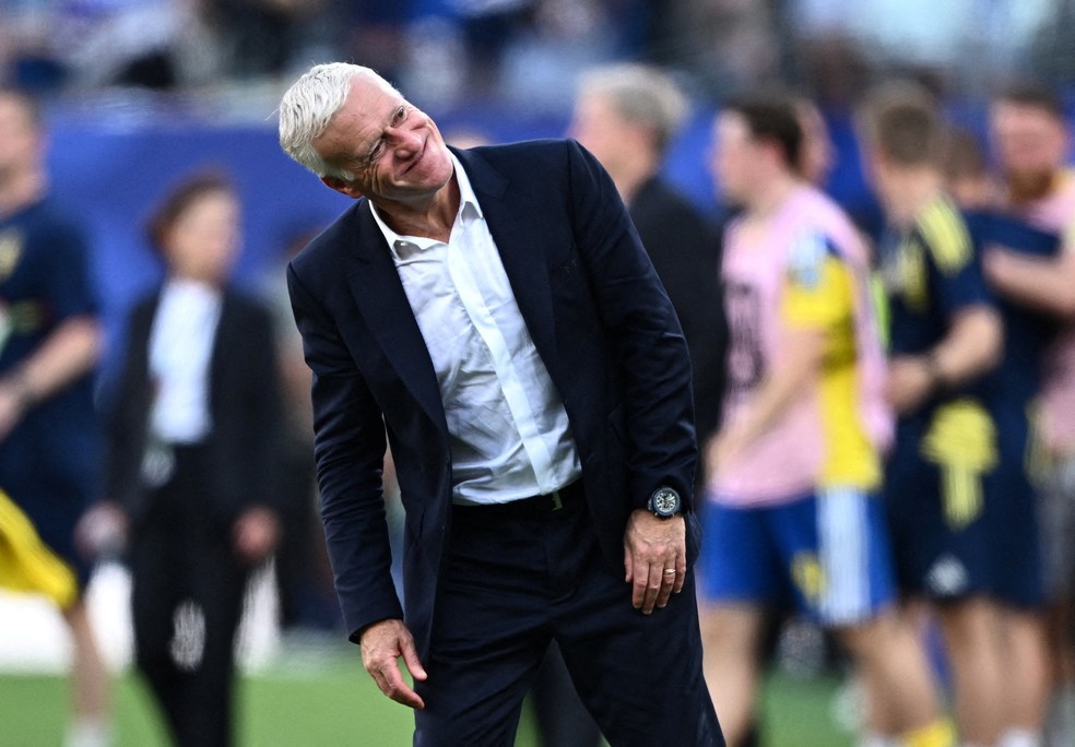Deschamps comemorando classificação