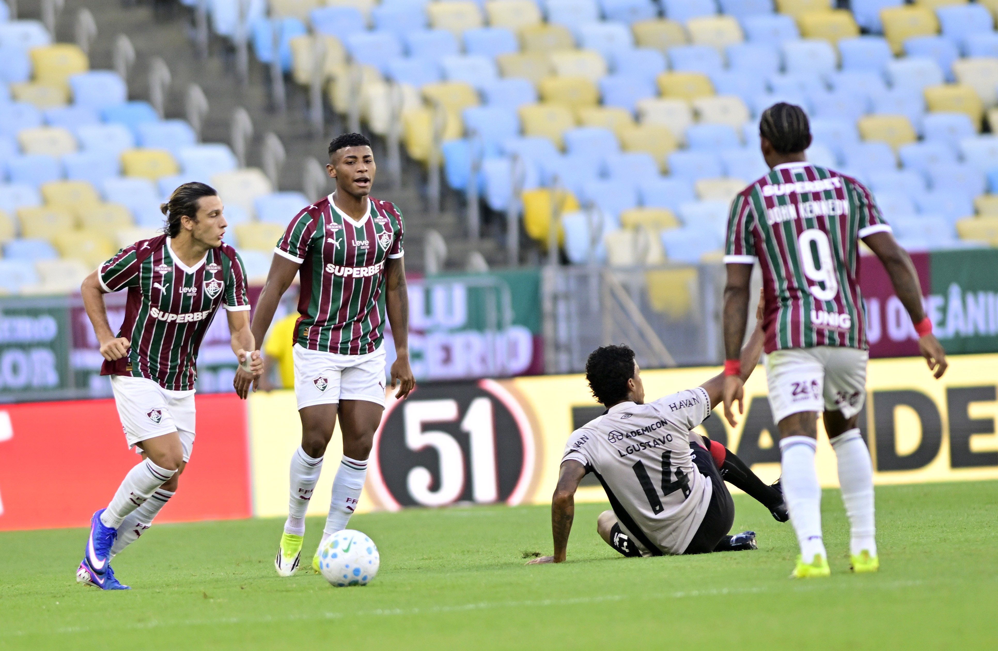 Hércules brilha e marca primeiro gol no Maracanã na vitória do Fluminense sobre o Athletico-PR