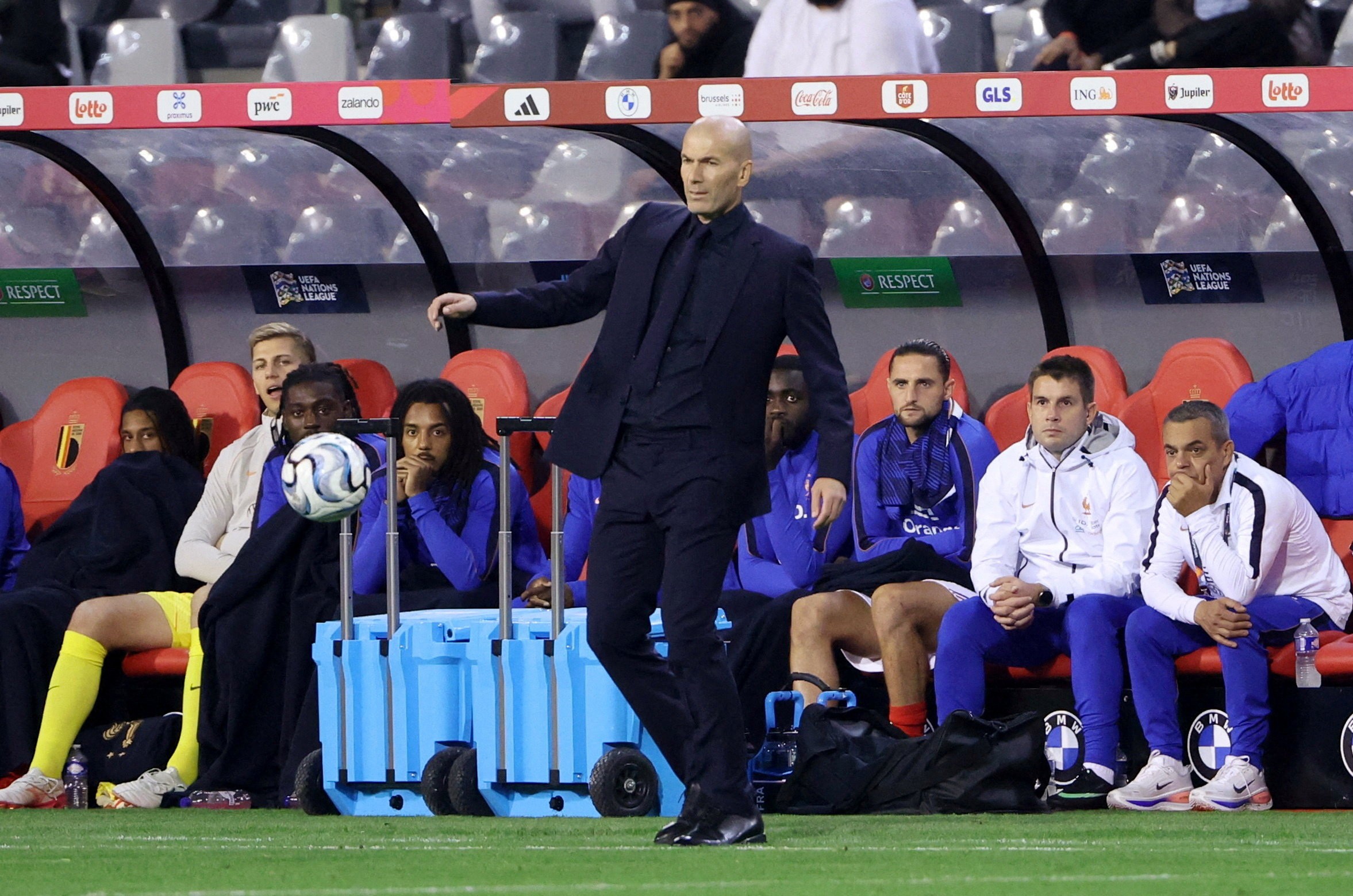 Zidane explica bicão para festejar gol da França: "Acompanhei a jogada de Olise, foi meio ridículo"