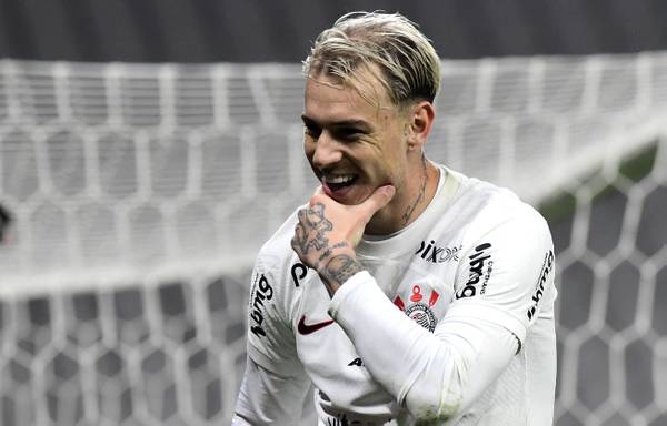 Roger Guedes: possibilidade de retorno ao Corinthians é discutida pela diretoria