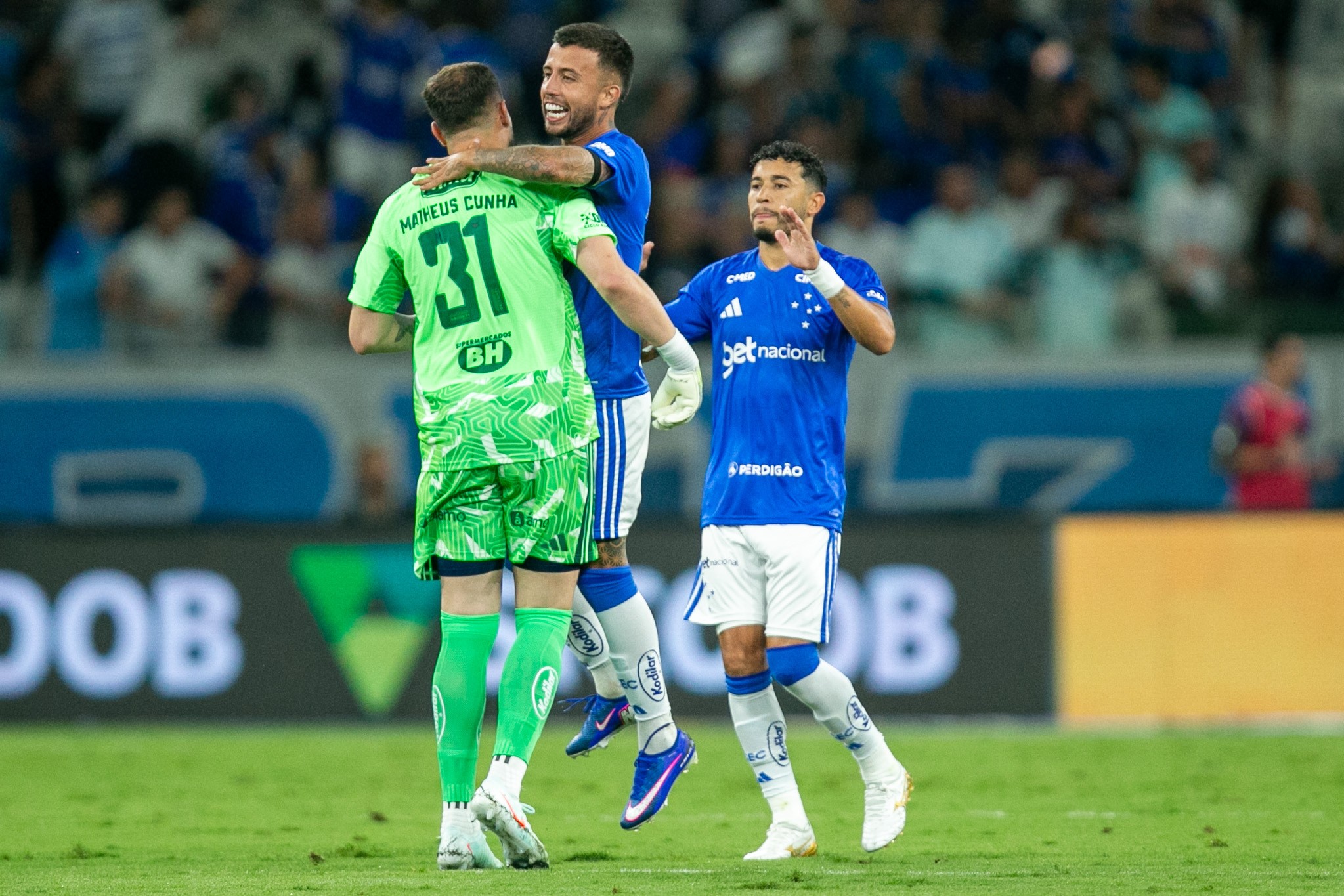 Brasileiros Brilham em 2026: Goleiros Mostram Habilidade com Três Assistências Incríveis