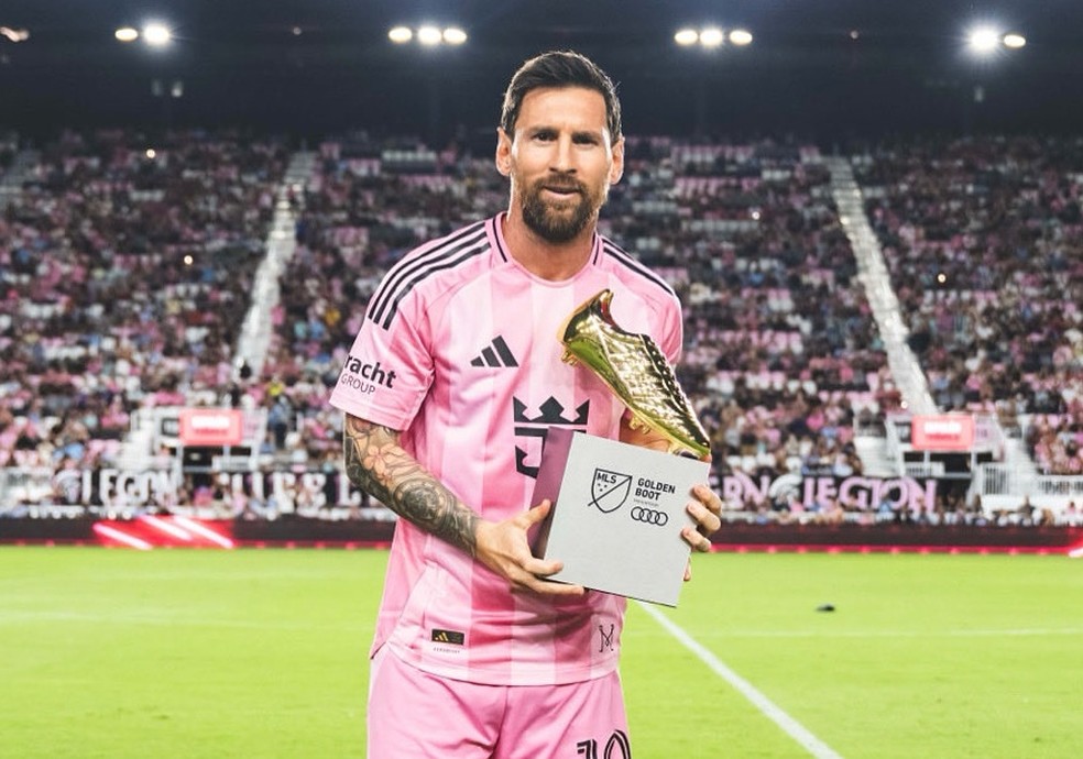 Lionel Messi recebe a Chuteira de Ouro como artilheiro da MLS em 2025
