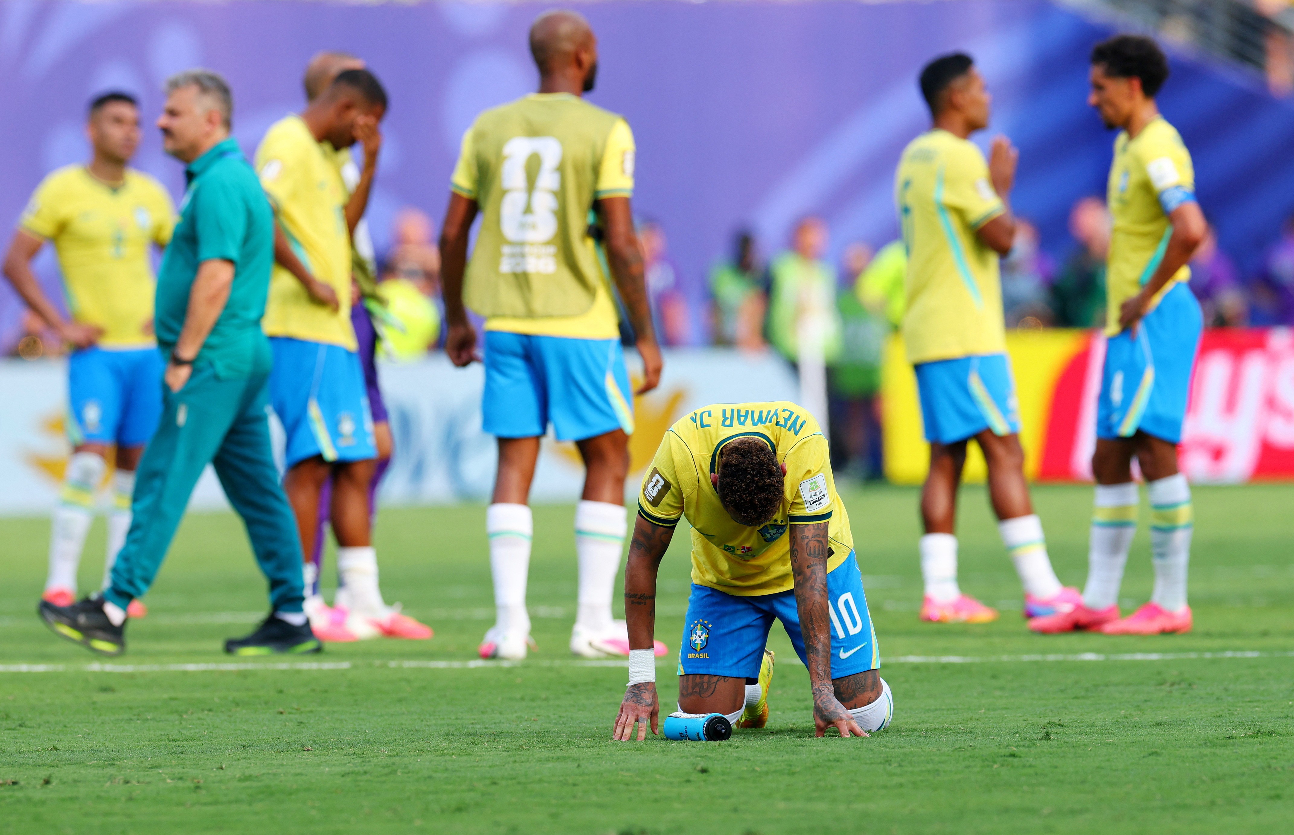 Caio Ribeiro vê falta de identidade no Brasil desde a base, e Felipe Melo concorda: "Cadê o respeito?"