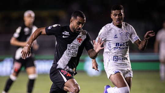 Vasco rejeita investida do PAOK por Paulo Henrique