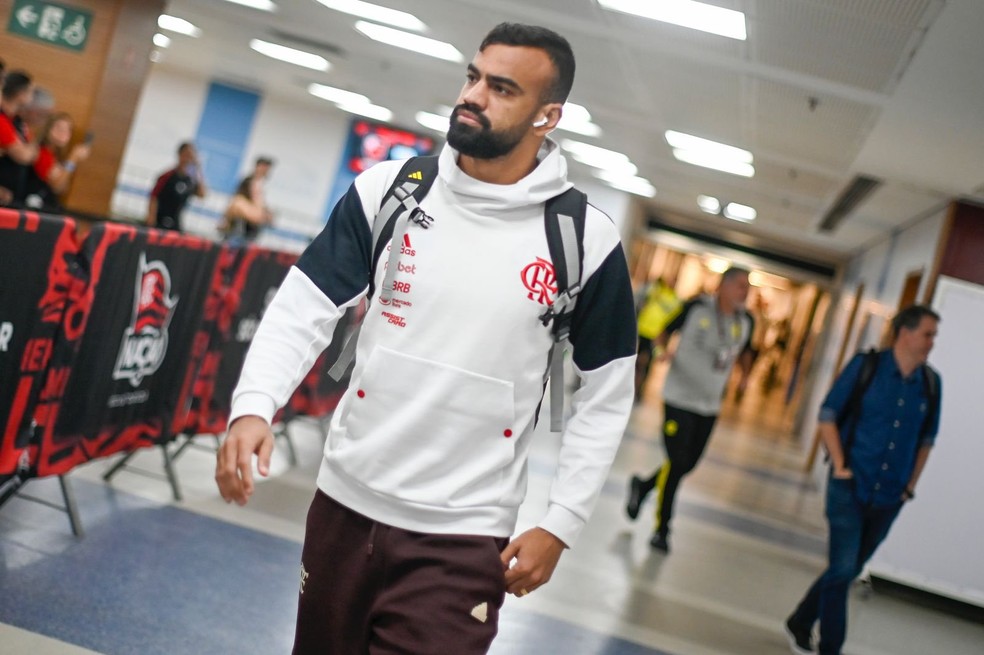 Fabrício Bruno na chegada do Flamengo ao Maracanã — Foto: Marcelo Cortes / CRF