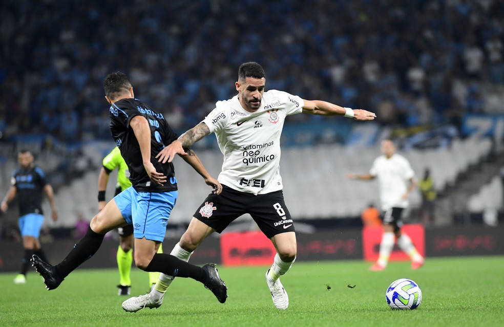 Renato Augusto em Corinthians x Grêmio — Foto: Marcos Ribolli