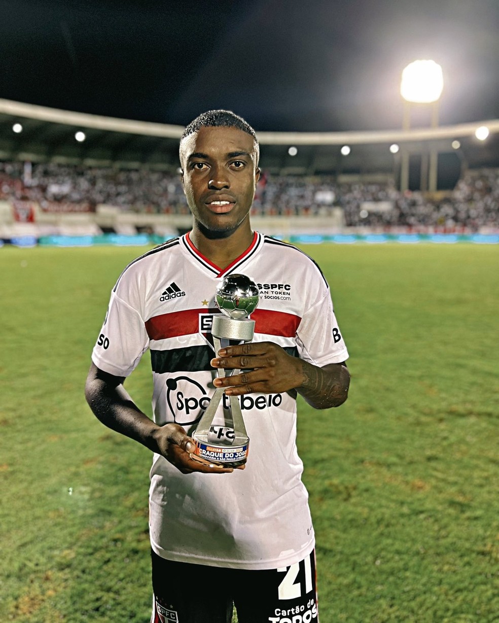 Méndez foi eleito o melhor em campo logo na estreia pelo clube — Foto: Divulgação