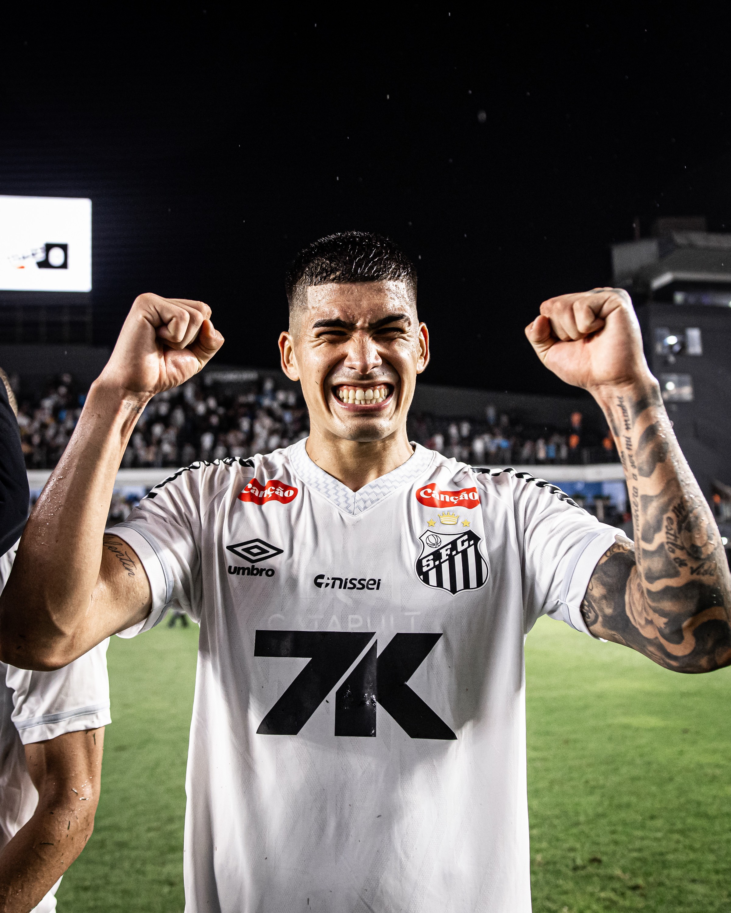 Reforços e retornos: como zaga do Santos superou oscilação e pode embalar com Vojvoda