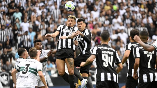 Botafogo visita o Coritiba para tentar voltar a vencer; veja prováveis escalações  - Foto: (André Durão)