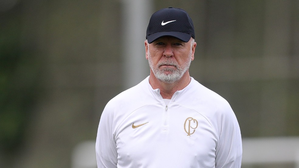 Mano Menezes tem muito trabalho pela frente para ajeitar o Corinthians de olho no ano que vem — Foto: Rodrigo Coca/Agência Corinthians