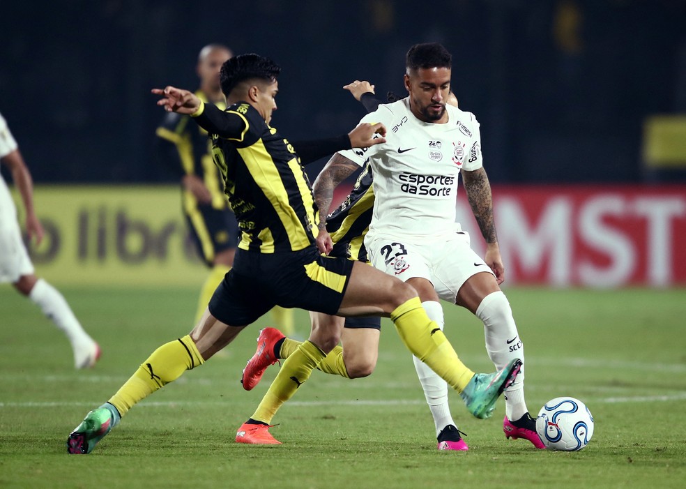 Pe�arol x Corinthians - Libertadores � Foto: REUTERS/Andres Cuenca