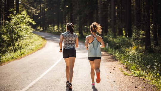 Por que mulheres têm mais lesões na corrida do que homens?