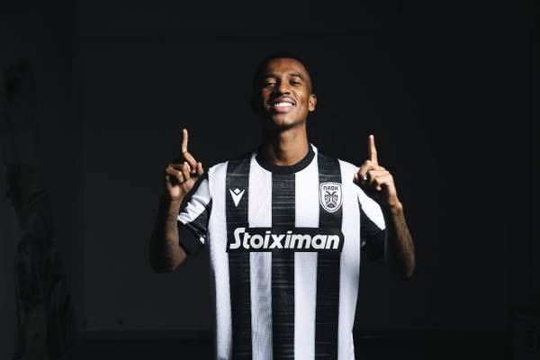 Flamengo negocia empréstimo com opção de compra de Marcos Antônio do Lazio