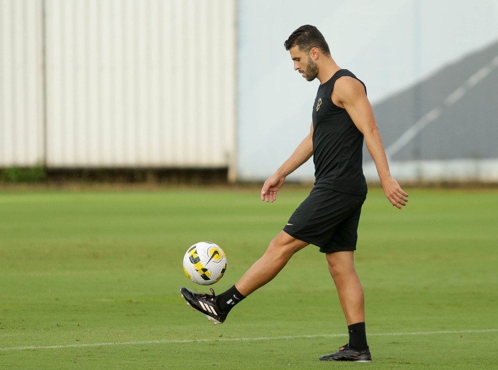 Júnior Moraes em treino do Corinthians — Foto: Rodrigo Coca/Ag. Corinthians