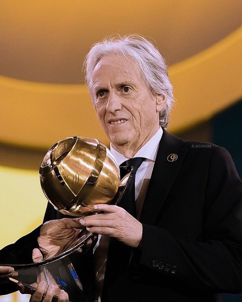 Jorge Jesus foi eleito o melhor treinador do Oriente Médio pela Globe Soccer — Foto: Arquivo Pessoal