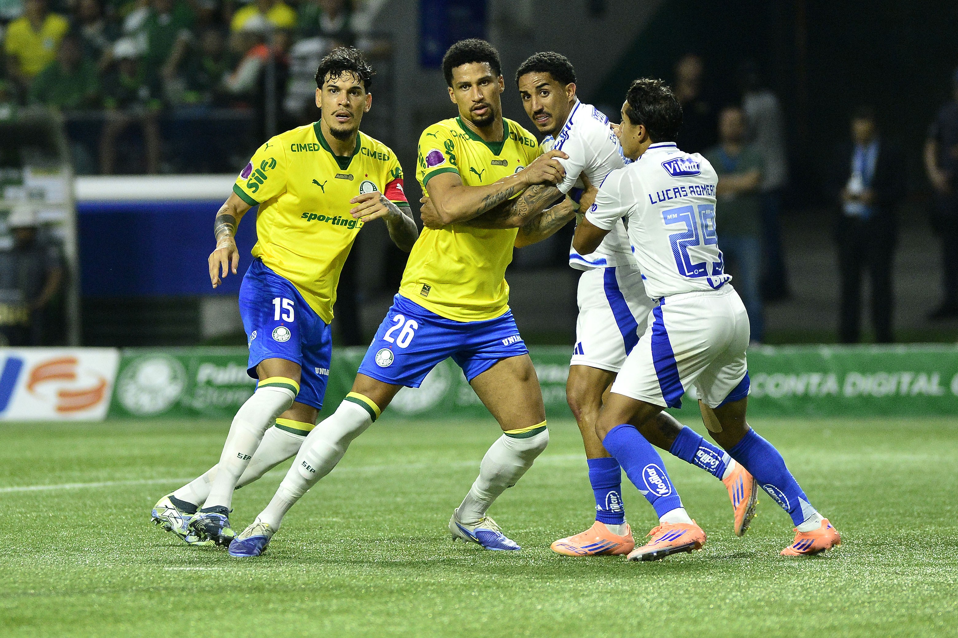 Palmeiras se solta tarde e não aproveita superioridade numérica