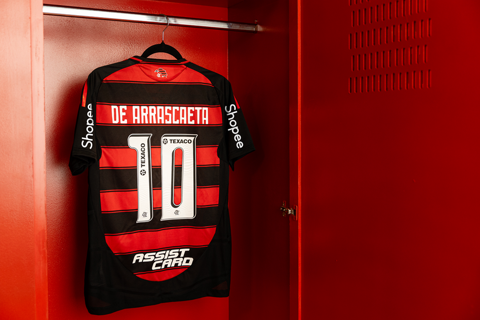 Flamengo lança uniforme principal para a temporada 2025 — Foto: adidas