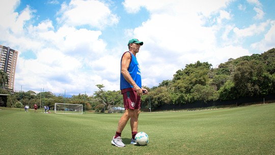 Freytes e Manoel devem formar zaga contra o América de Cali - Everaldo também está cotado para ser titular na Colômbia
