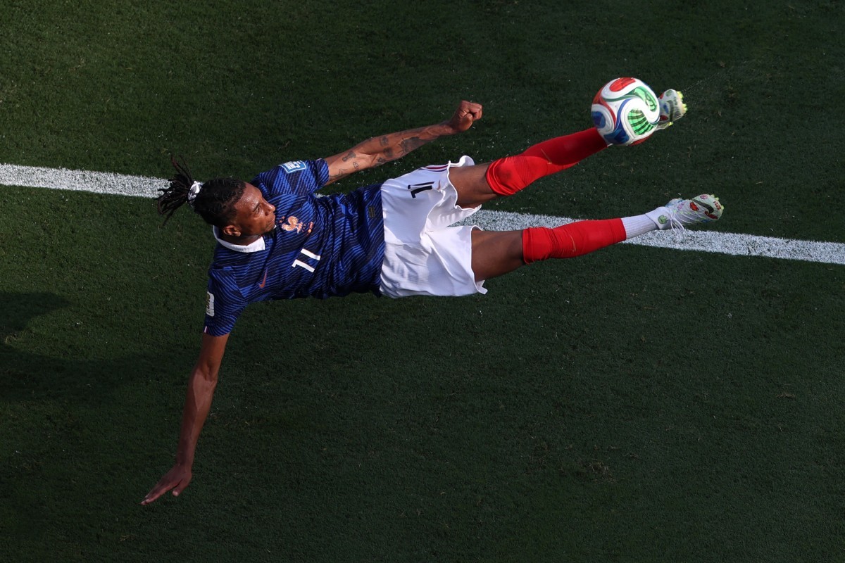 De Vini Jr. ao voleio de Olise: veja 10 quase golaços da Copa do Mundo