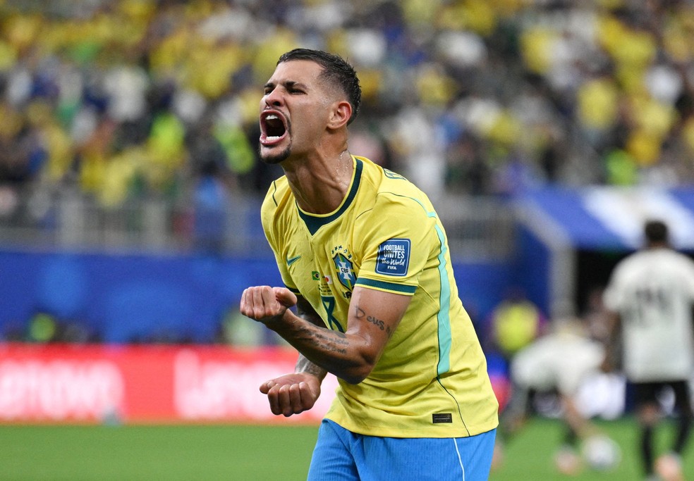 Bruno Guimarães vai trocar o Newcastle pelo Arsenal — Foto: Annegret Hilse/Reuters