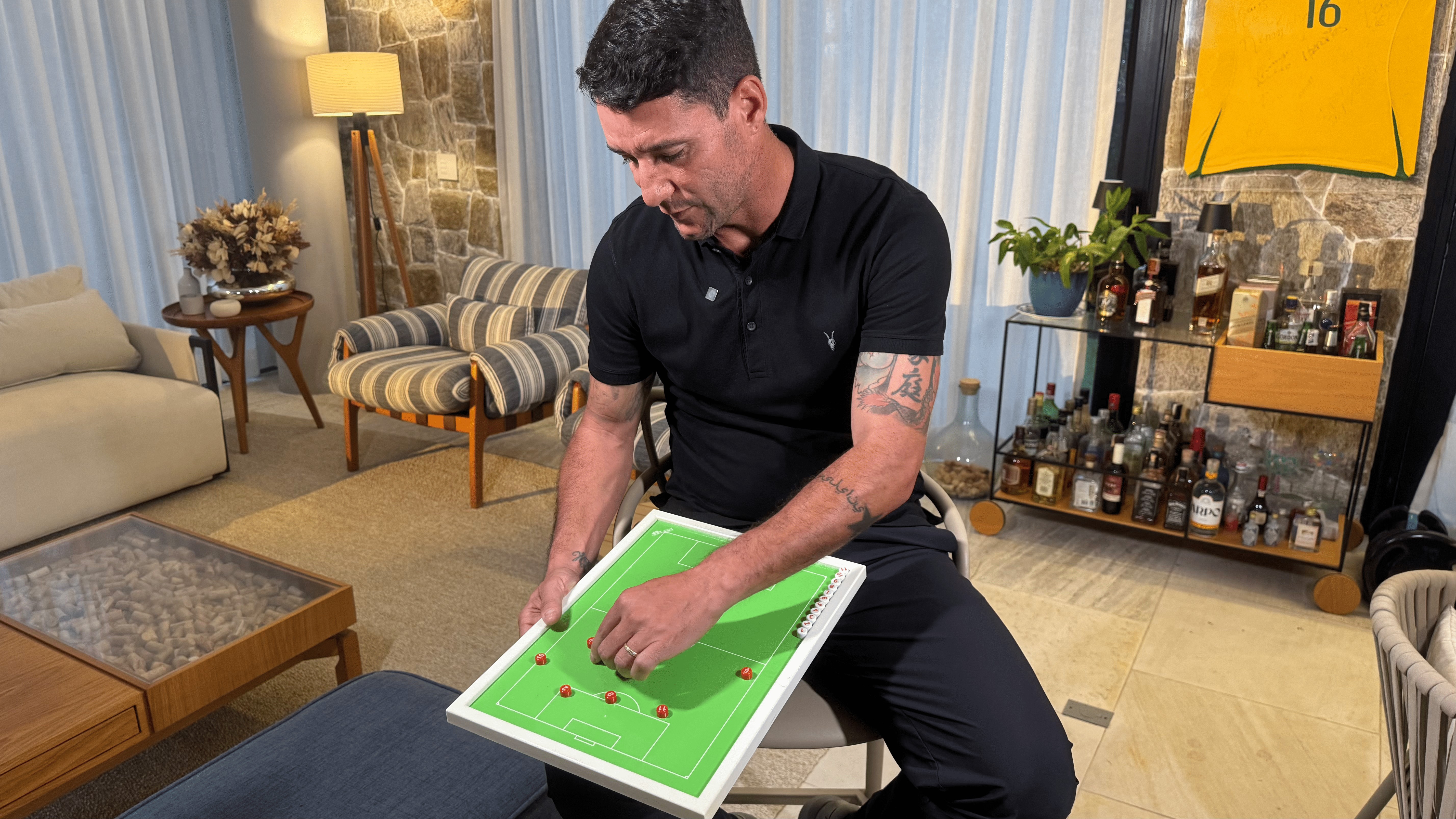 Thiago Neves inicia carreira de treinador no Bangu sub-20 com enfoque tático e humanizado