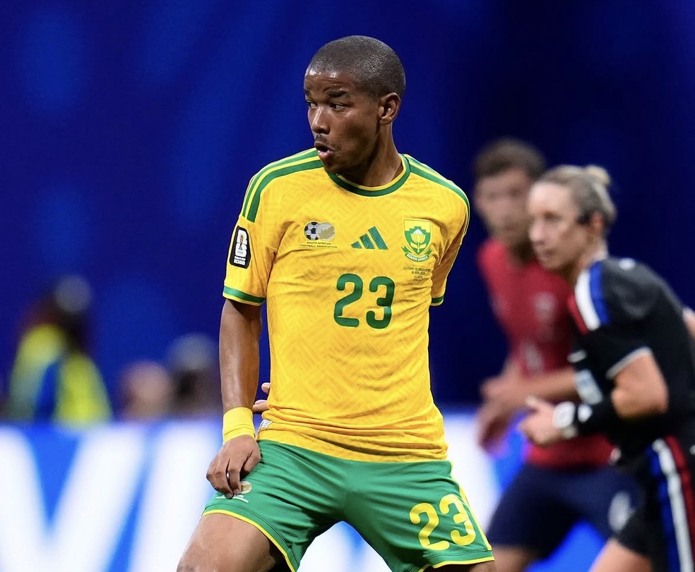 Jayden Adams, meia da �frica do Sul, na Copa do Mundo de 2026 � Foto: Reprodu��o/Instagram