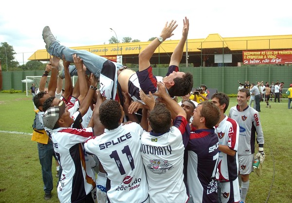 Clube e primeiras taças de Diniz campeão sumiram: "Se você descobrir algo,  me avise" | futebol | ge