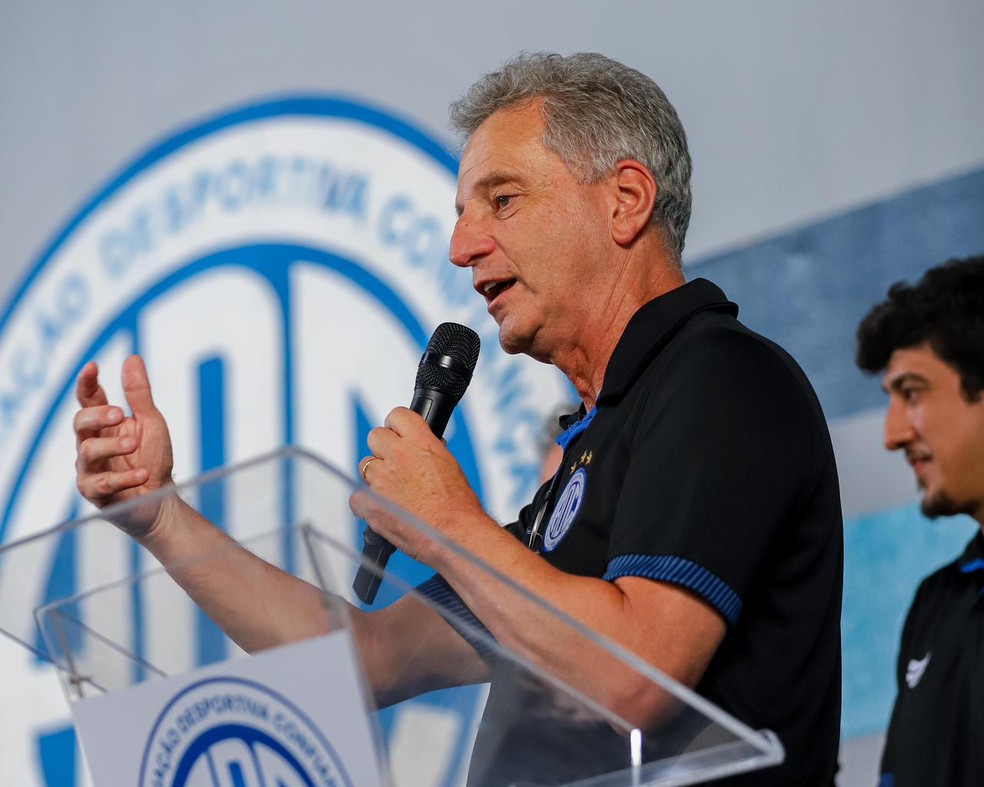 Rodolfo Landim durante Assembleia Geral do Confiança — Foto: Dandara Prado/ADC