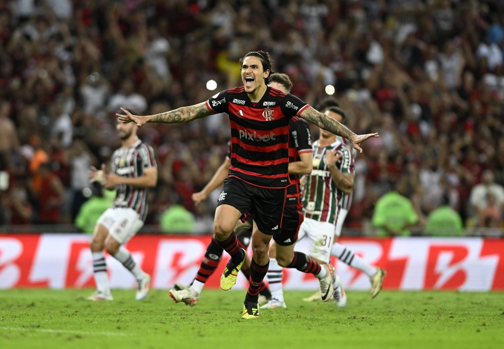 Pedro comemora gol do Flamengo contra o Fluminense — Foto: André Durão