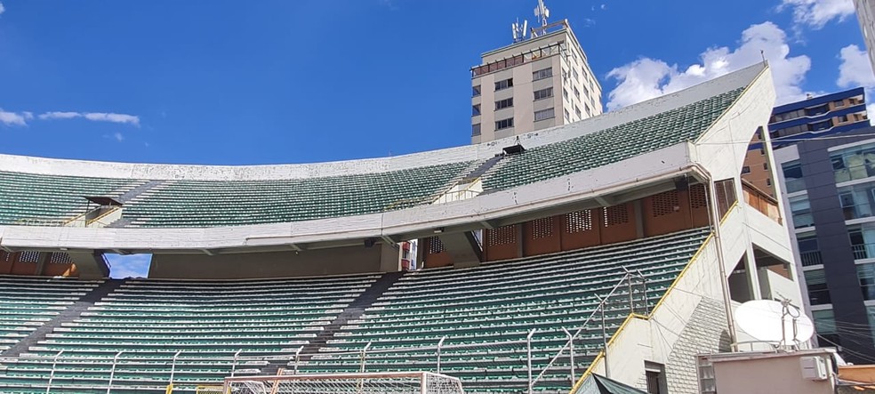 Arquibancada do estádio Hernando Siles na Bolívia, palco de Bolívar x Flamengo — Foto: Edson Viana / ge