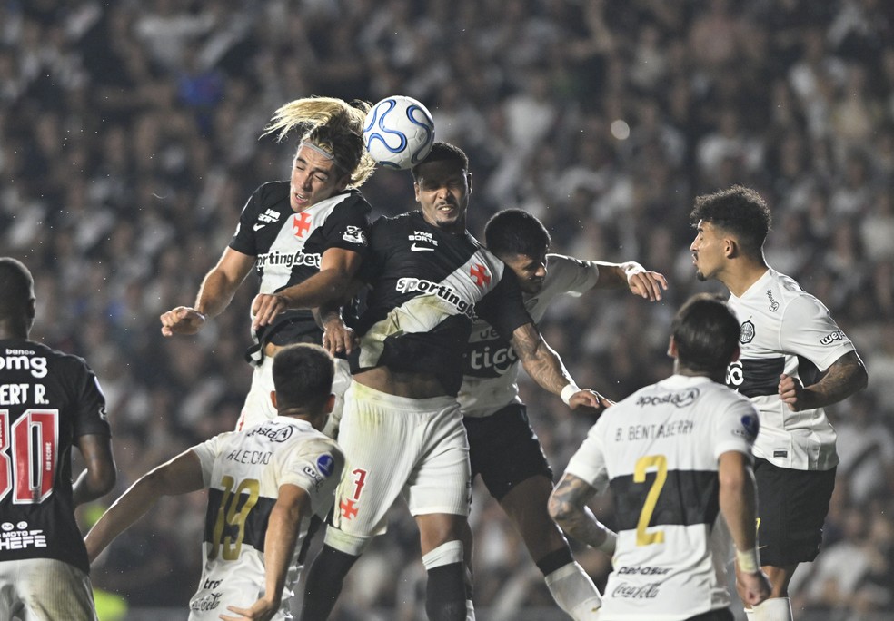 Imagem ilustrativa sobre Vasco x Olimpia: onde assistir ao vivo e escalações do jogo da Sul-Americana