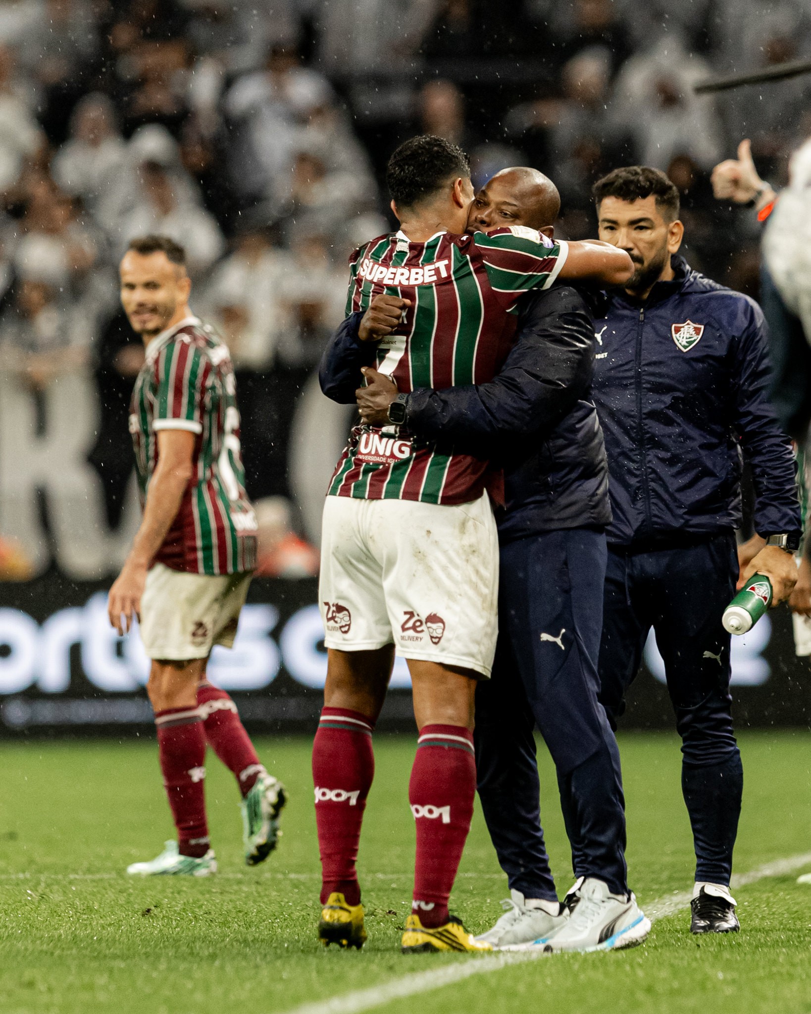 Marcão destaca importância dos veteranos no Fluminense e revela estratégia colaborativa para o time