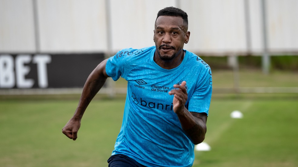 Edenilson em treino do Grêmio — Foto: Luis Eduardo Muniz/Grêmio FBPA