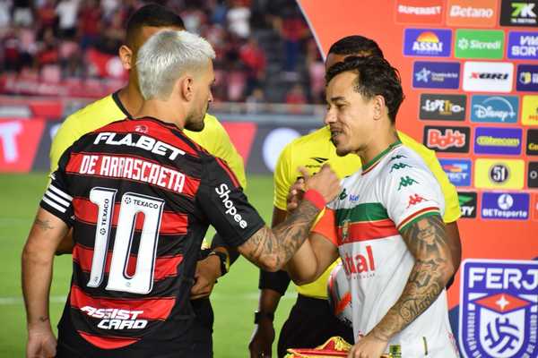 Atuações de Destaque de Arrascaeta e Luiz Araújo em Goleada do Flamengo