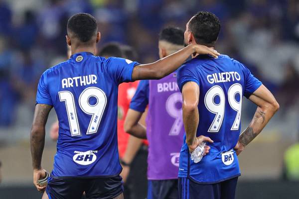 Com 17 atacantes na SAF, Cruzeiro vê problemas ressurgirem; Edu e Bruno Rodrigues centralizam gols