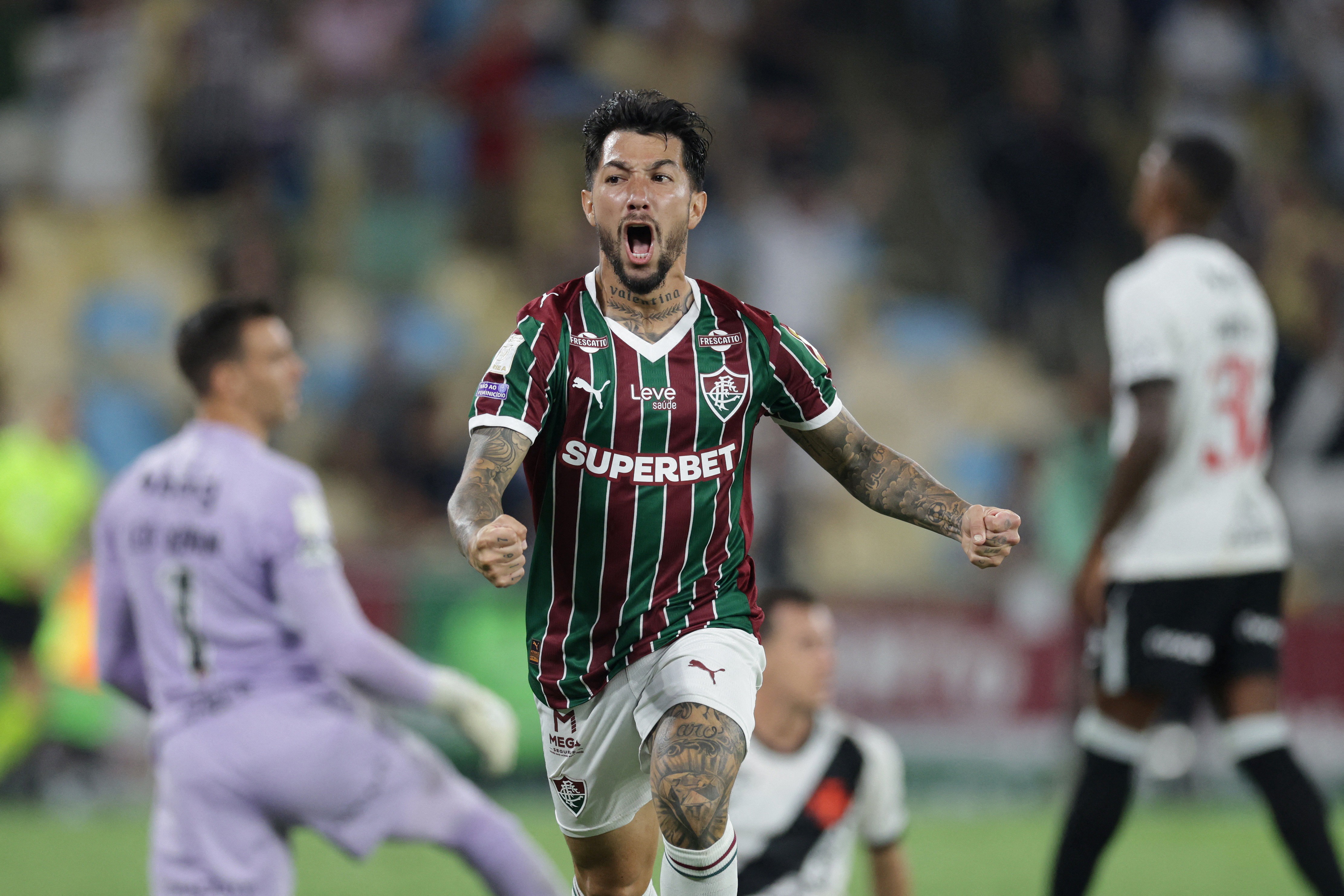Lucho Acosta brilha e garante vitória do Fluminense sobre o Vasco, projetando Libertadores