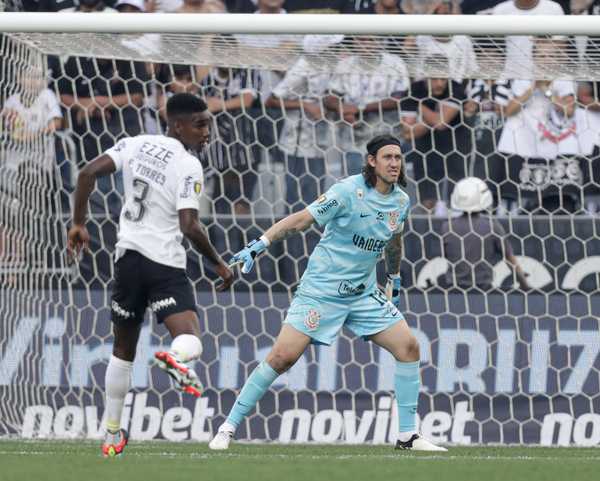 Corinthians reforça defesa e garante segurança com António Oliveira para 2024